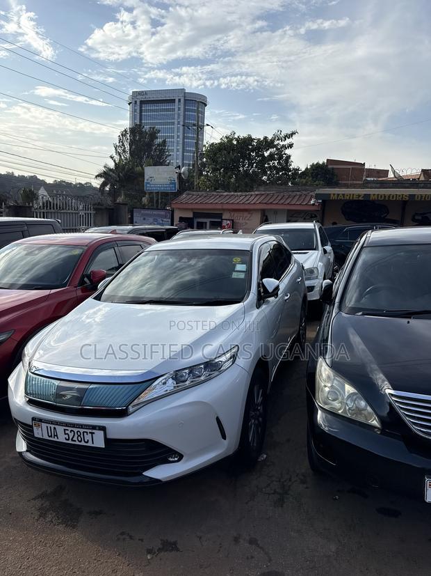 Toyota Harrier 2018 White