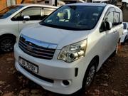 Toyota Noah 2011 Pearl for sale