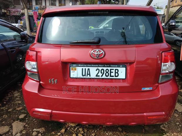 Toyota IST 2011 Red