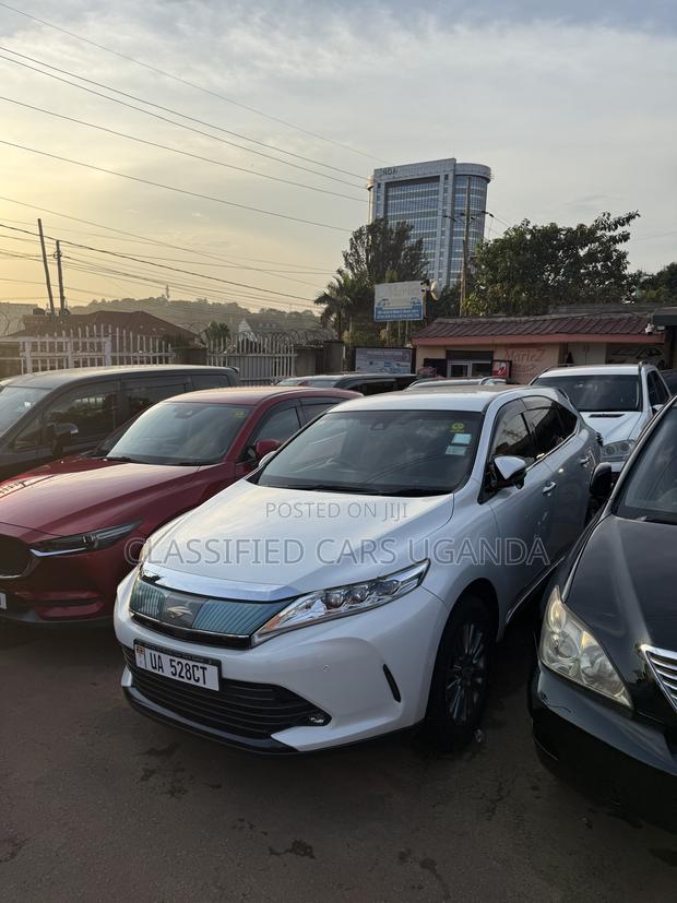 Toyota Harrier 2018 White