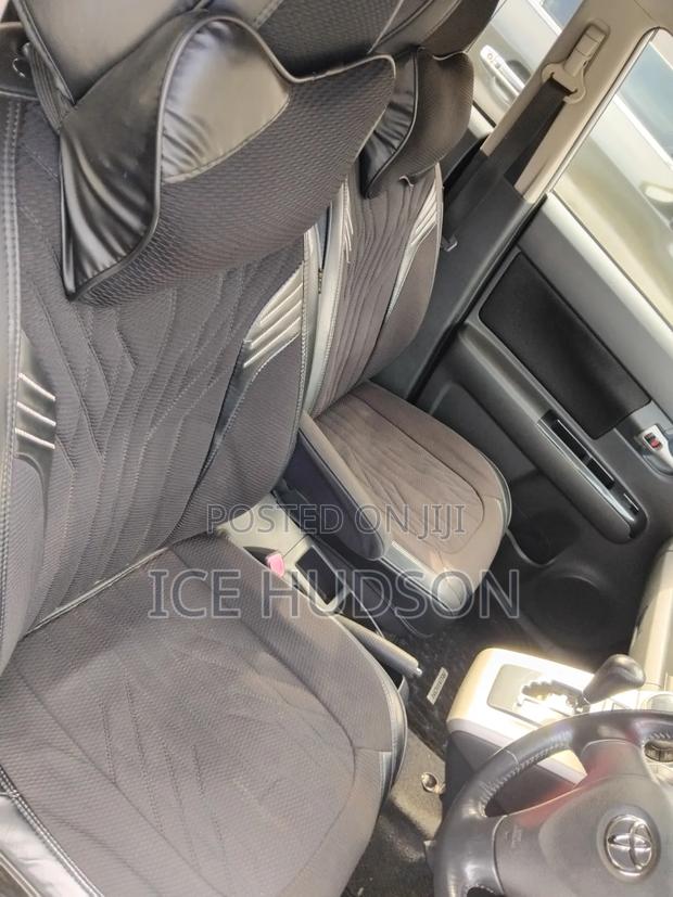 Toyota Corolla Rumion 2011 Silver