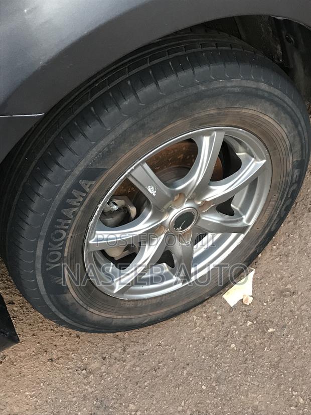 Toyota Sienta 2009 Gray