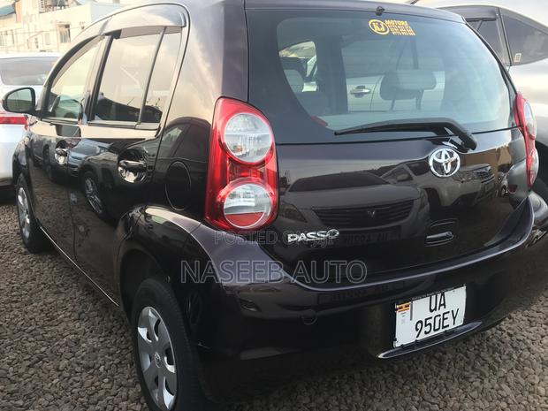Toyota Passo 2011 Maroon