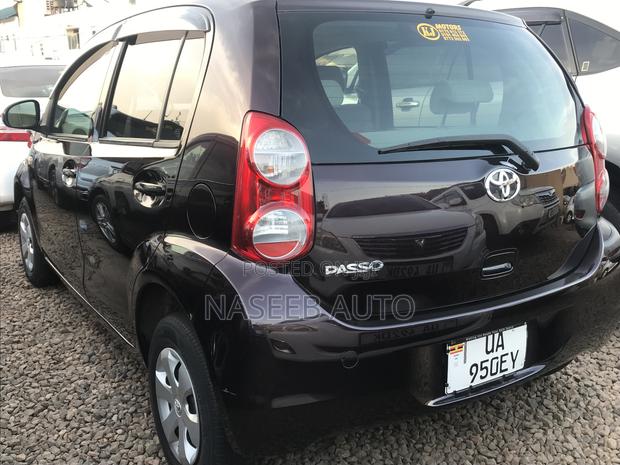 Toyota Passo 2011 Maroon