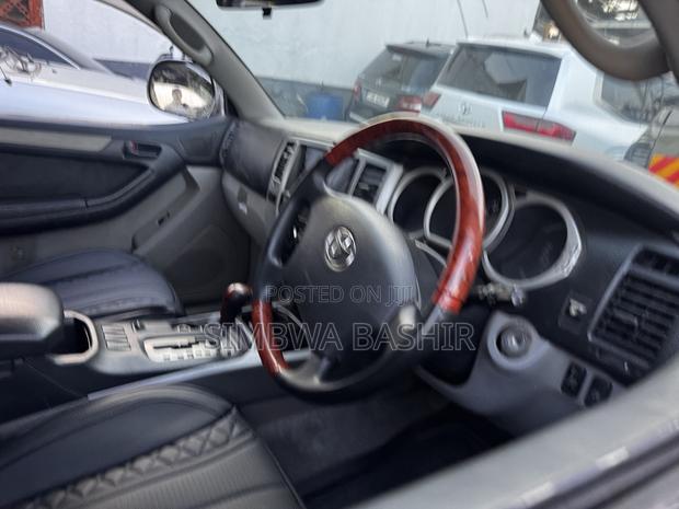 Toyota Hilux Surf 2009