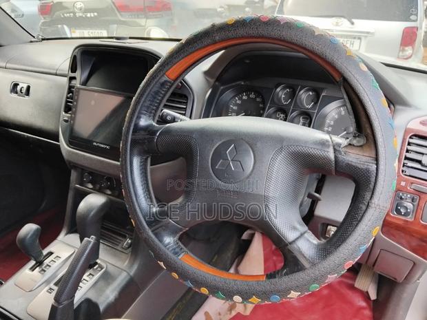 Mitsubishi Pajero 2006 Silver