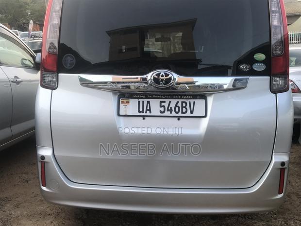 Toyota Noah 2016 Silver