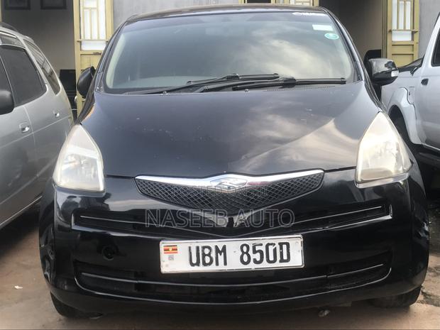 Toyota Ractis 2006 Black