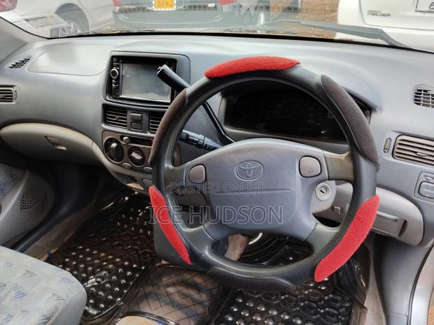 Toyota Raum 2001 Silver