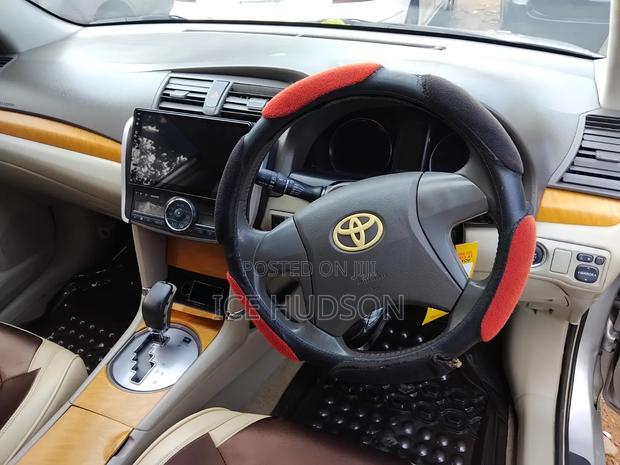 Toyota Premio 2010 Silver