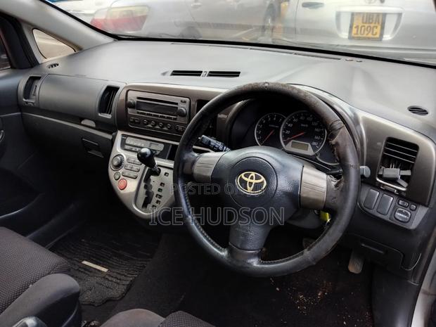 Toyota Wish 2006 Gray