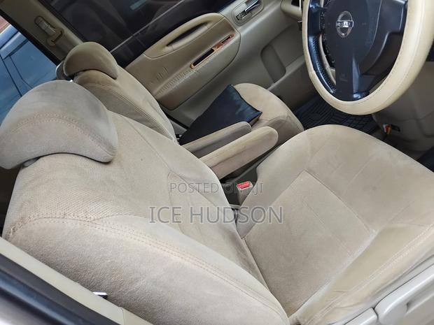 Nissan Serena 2010 Gray