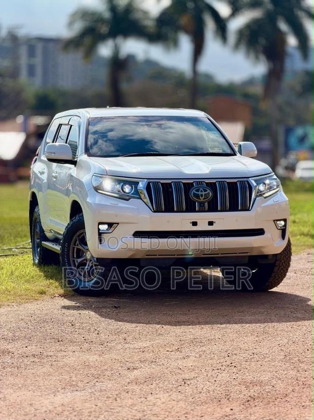 Toyota Land Cruiser Prado 2.8 2018 White