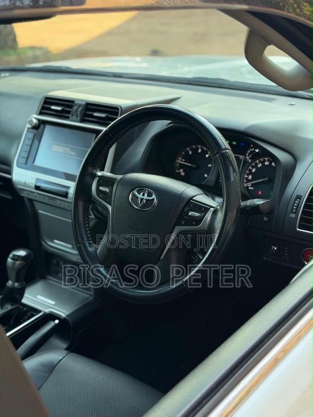 Toyota Land Cruiser Prado 2.8 2018 White