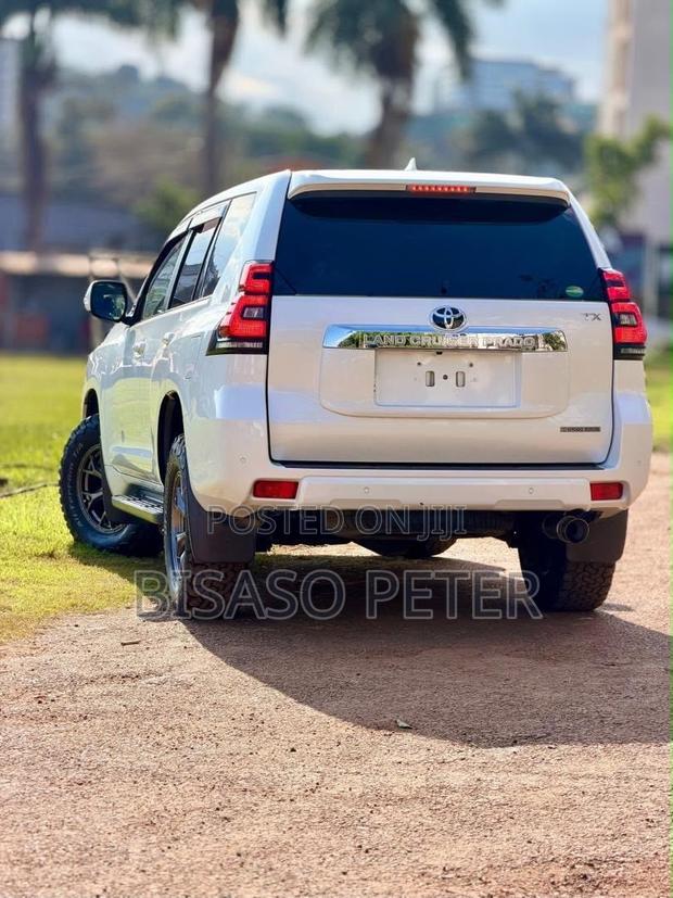 Toyota Land Cruiser Prado 2.8 2018 White