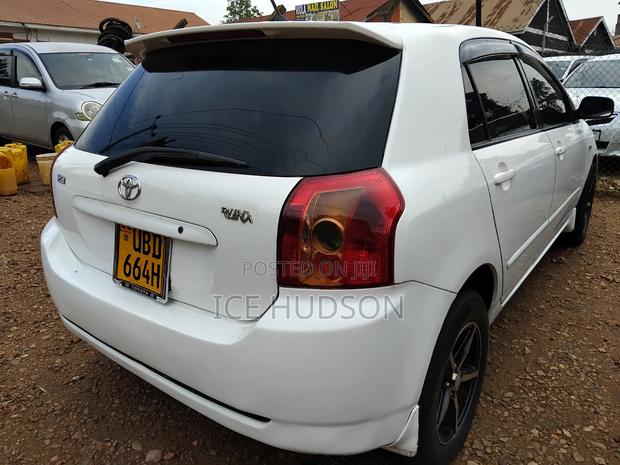 Toyota Corolla RunX 2006 White