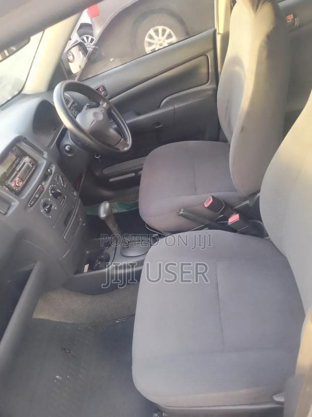 Toyota Probox 2002 Silver