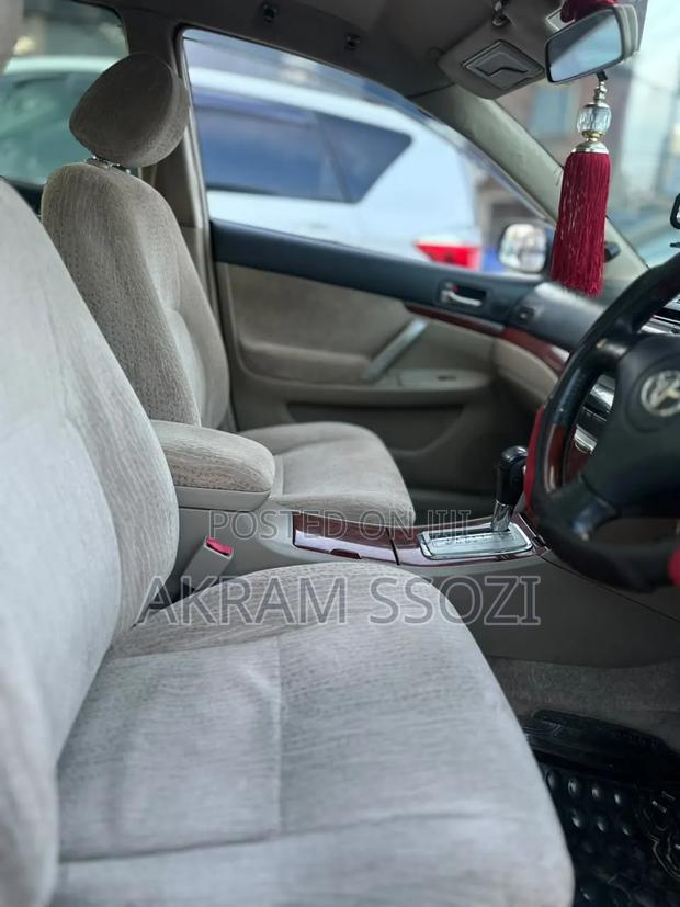 Toyota Corona Premio 2000 White