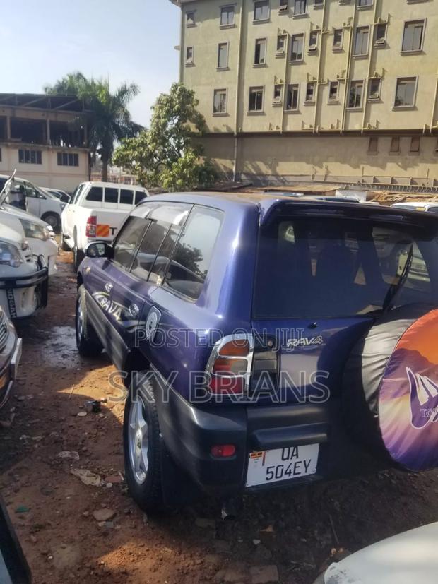 Toyota RAV4 1999 Blue