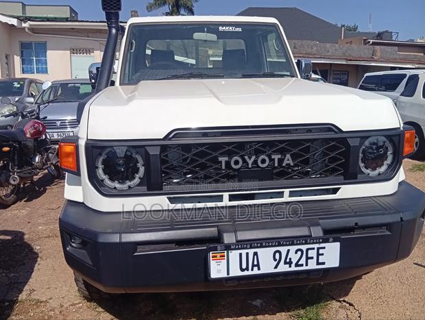 Toyota Land Cruiser 2018 White