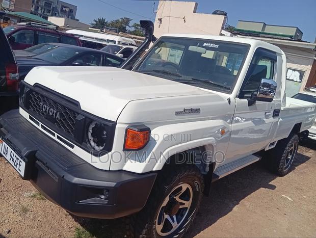 Toyota Land Cruiser 2018 White