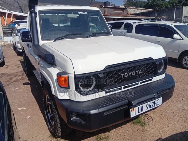 Toyota Land Cruiser 2018 White