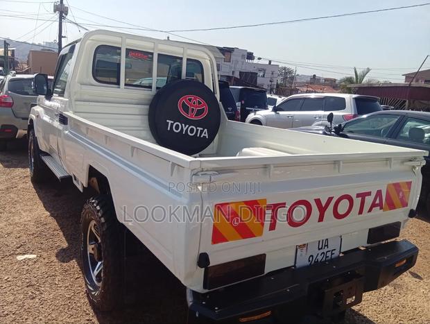 Toyota Land Cruiser 2018 White