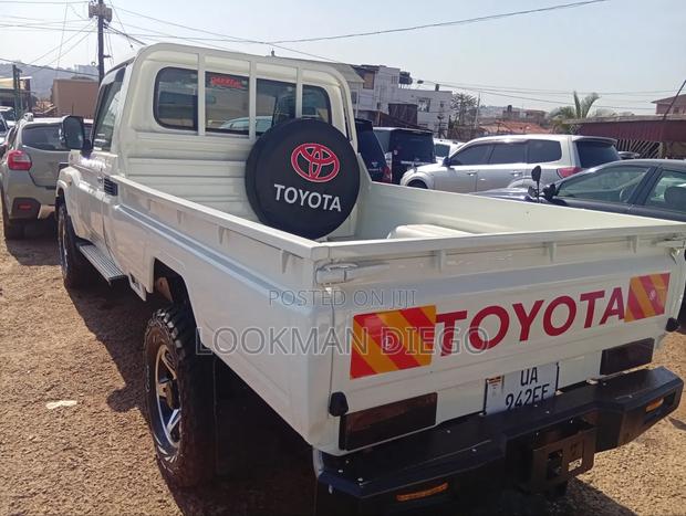 Toyota Land Cruiser 2018 White