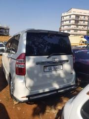 Toyota Noah 2010 White for sale