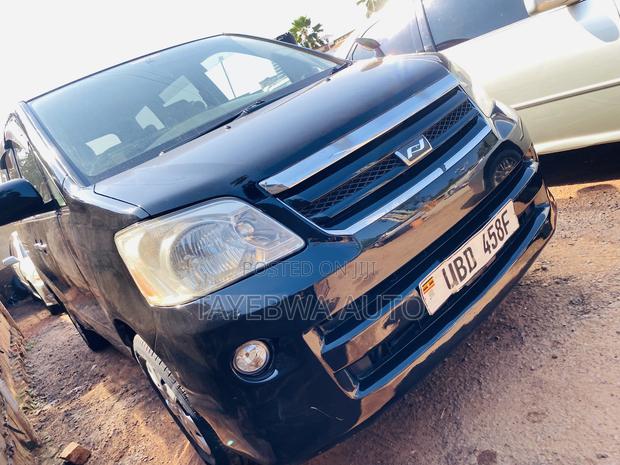 Toyota Noah 2005 Black
