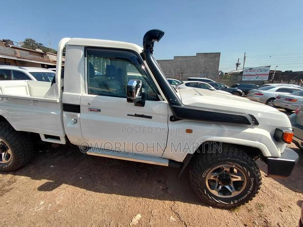Toyota Land Cruiser 2018 White