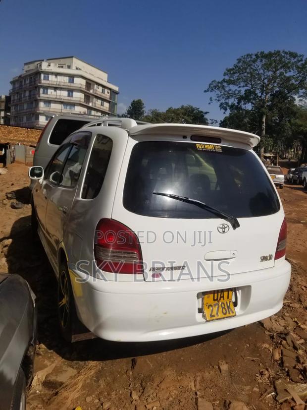 Toyota Corolla Spacio 2000 White