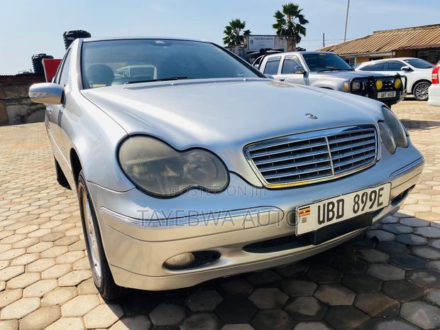 Mercedes-Benz C200 2004