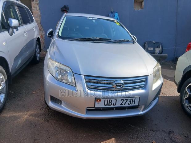 Toyota Axio 2010 Silver