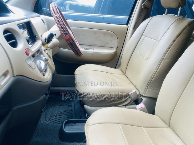 Toyota Sienta 2008