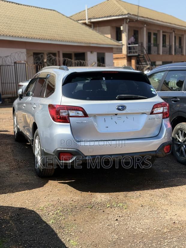 Subaru Outback 2.5i 4dr Wagon AWD (2.5L 4cyl CVT) 2015 Silver