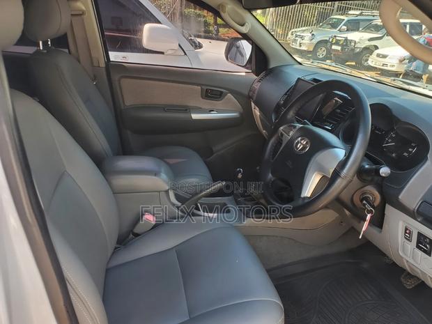 Toyota Hilux 2014 White