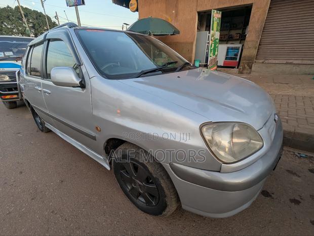 Toyota Raum 1998 Silver