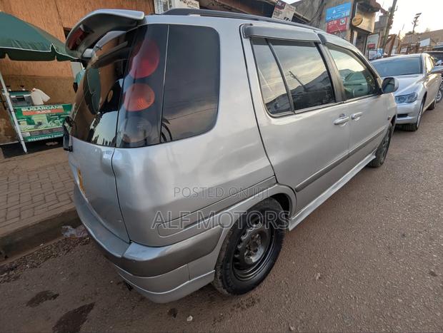 Toyota Raum 1998 Silver