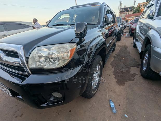 Toyota Hilux Surf 2006 Black