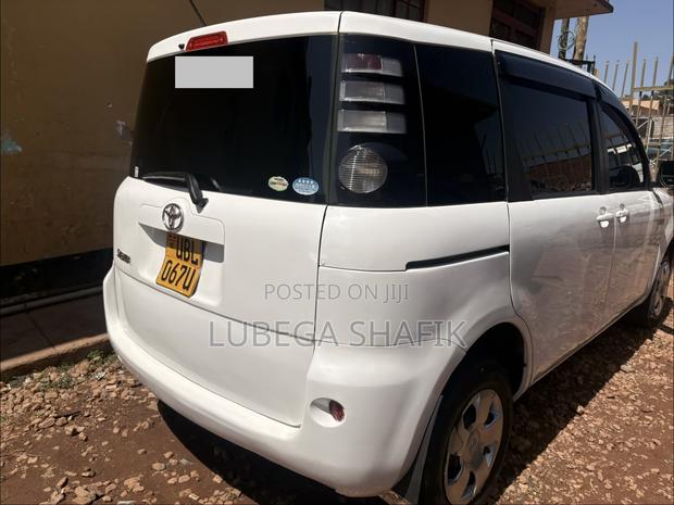 Toyota Sienta 2008 Black