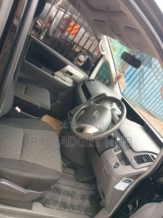Toyota Noah 2012 Black