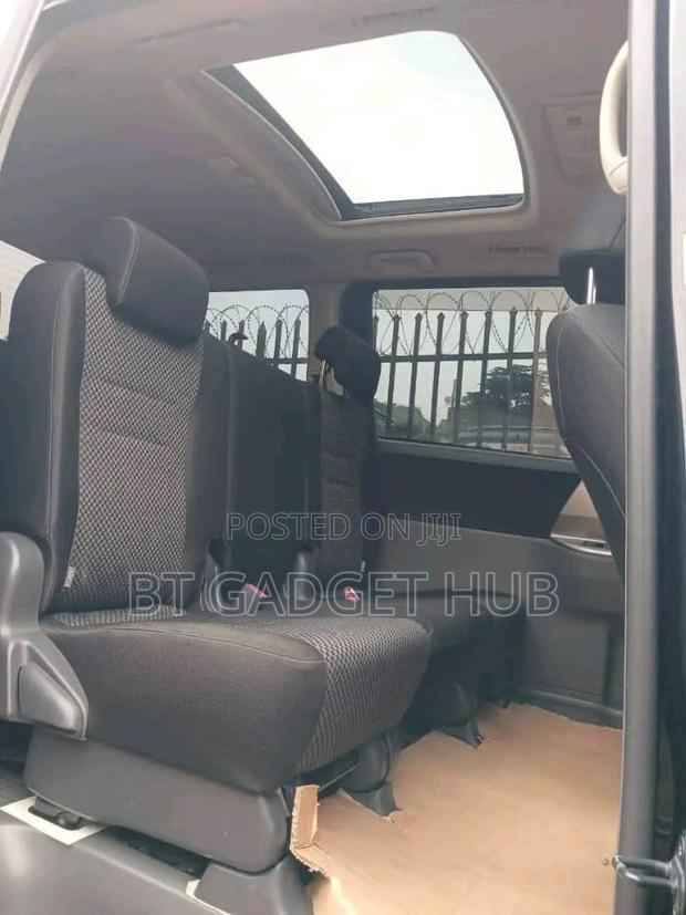 Toyota Noah 2012 Black
