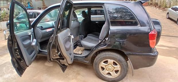 Toyota RAV4 2001 Black