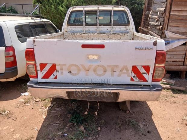 Toyota Hilux 2008 White