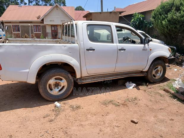 Toyota Hilux 2008 White