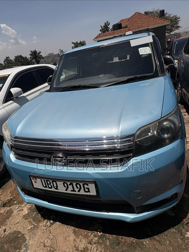 Toyota Corolla Rumion 2011 Blue