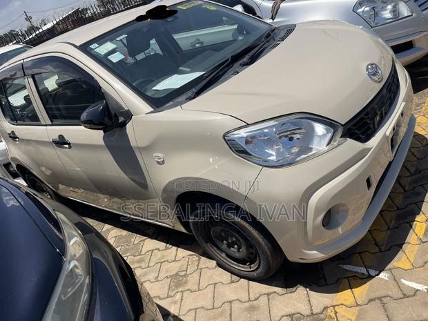 Toyota Passo 2017 Gold