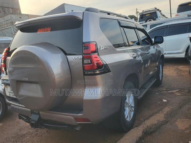 Toyota Land Cruiser Prado 2021 Gray