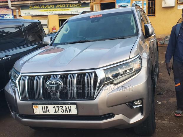 Toyota Land Cruiser Prado 2021 Gray